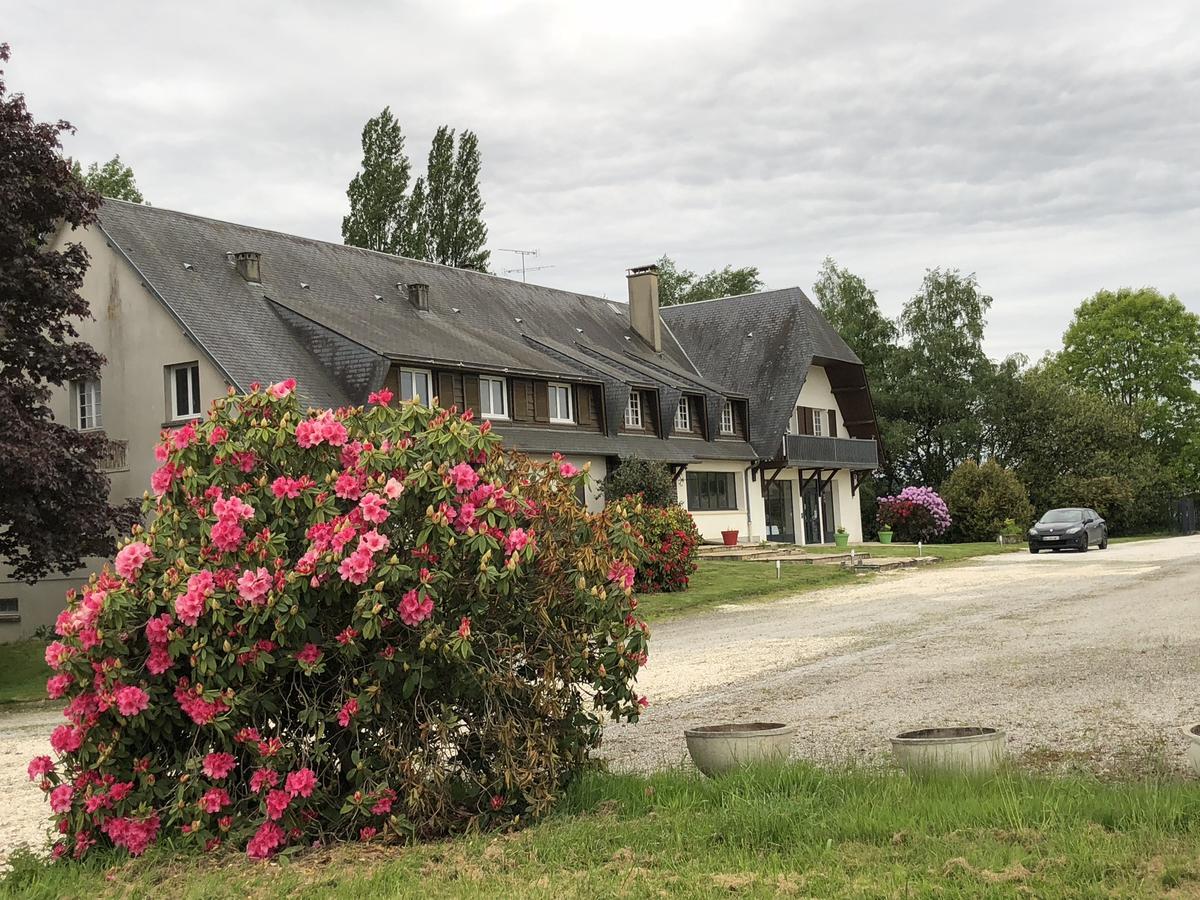 Hotel La Cle Des Champs Le Teilleul Exterior foto